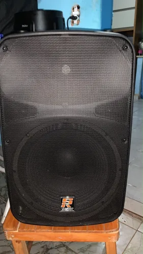 Estou vendendo essa caixa de som 