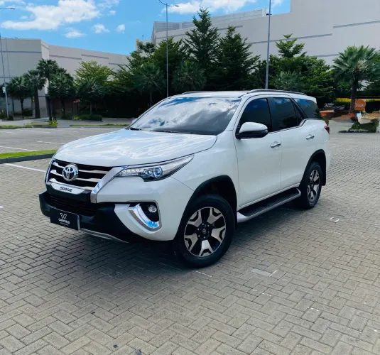 Toyota Hilux SW4 SRX Diamo. 4X4 2.8 TB DIE AUT 2020