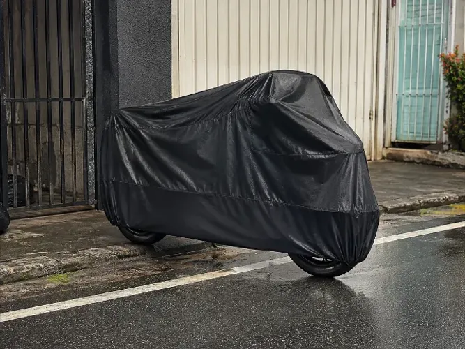 Capa Para Moto Forrada Impermeável - Proteção Total Contra Sol, Chuva e Poeira 