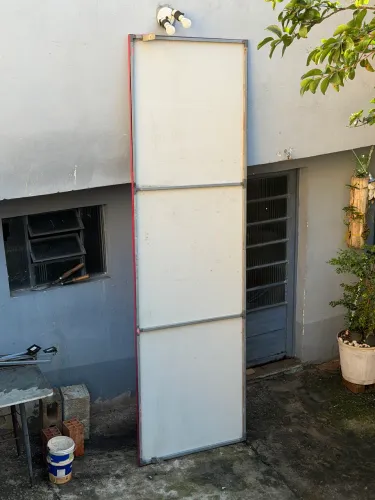 Placa fachada em ferro, acabamento aço inox