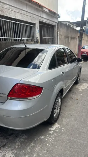 Fiat Linea Essence 1.8 Flex 16V 4P 2012