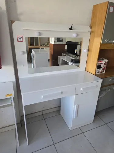 Penteadeira tango com espelho e LUZES 