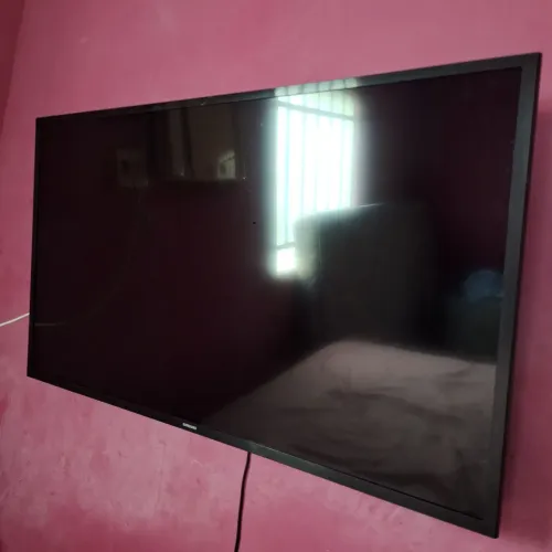 Samsung Smart TV 54'' - Imagem Perfeita, Wi-Fi e Apps!