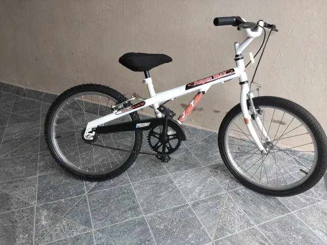 Bicicleta aro 20 um bom presente para seu filho vendo ou troco por outra de menor valor