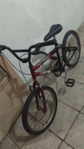 Bicicleta infantil aro 16 detalhes de uso 