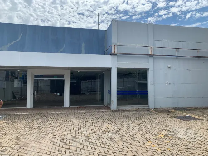 Galpão Jardim Novo Mundo 650 m² com Estacionamento Próprio