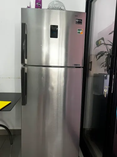 Oportunidade?Vende se geladeira em perfeito estado e moderna!!! R$ 1.699,00