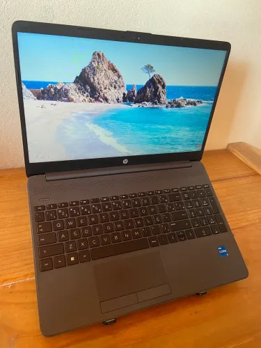 Notebook HP i5 11ª Geração / IrisXe Graphics / 8GB RAM / 256GB SSD / Tela 15.6?
