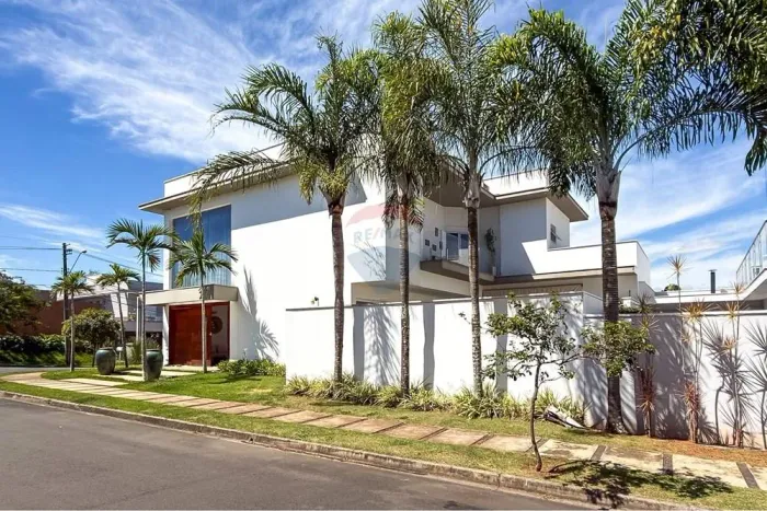 Casa Alto Padrão com 4 Suítes e Piscina à Venda no Residencial Mont Blanc R$ 2.200.000 Sor