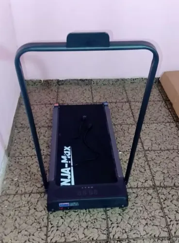 Esteira elétrica+ aparelho para abdôminal
