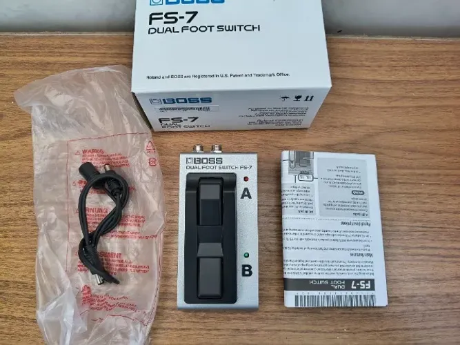Pedal Boss Dual Footswitch Fs7 Cinza Seletor Duplo Para Pedaleiras