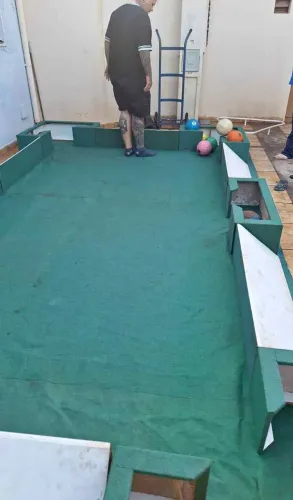 Sinuca de pé ou de chão 