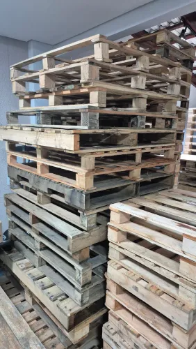 Pallets seminovos, várias medidas madeira eucalipto,entregamos. 