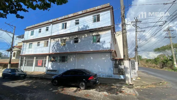 Prédio com 07 apartamentos alugados, todo à venda.
