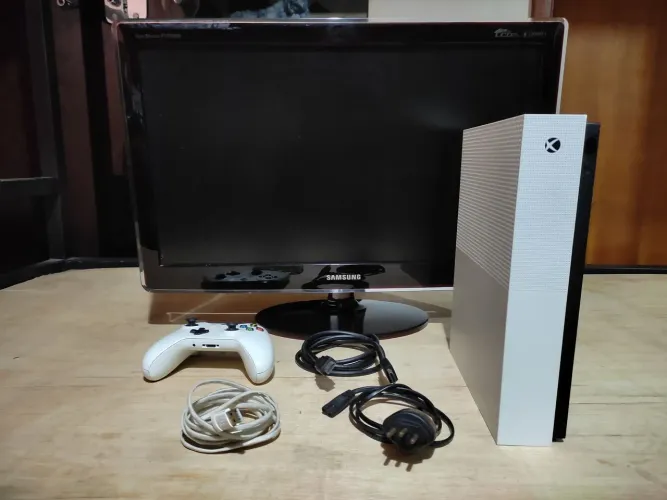 Xbox + tv/monitor 90 hertz 21'