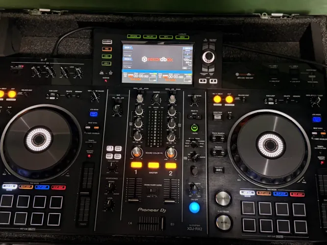 VENDE-SE PIONEER XDJ RX2
