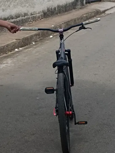 Vendo bike mesinha curta camaleão cubo barulhento e freio hidráulico