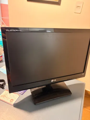 Monitor LG Flatron E1941C 18.5? LED, funcionando perfeitamente