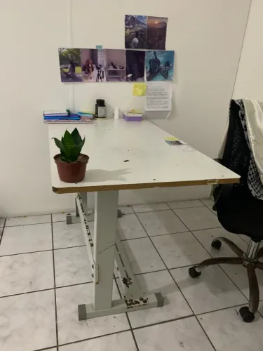 Escrivaninha/ mesa