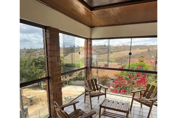 Casa dos Sonhos em Gravatá com Piscina e Jardim!