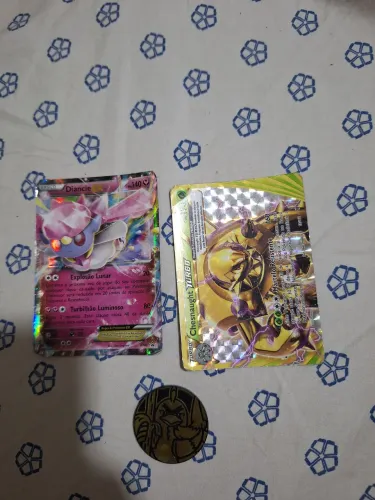 Cartas Raras Pokemon (Chesnaught TURBO + Diancie EX) + Moeda