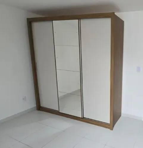 ROUPEIRO 2,10 3 PORTAS DE CORRER COM ESPELHO