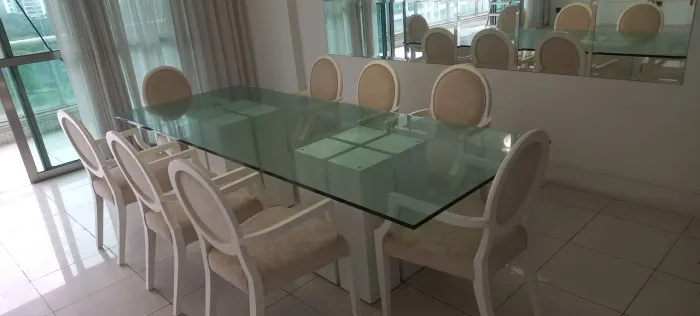 mesa de jantar 8 cadeiras 