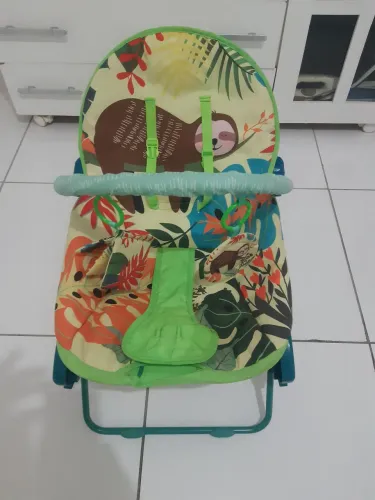 Cadeira de descanso para seu bebê. Semi nova