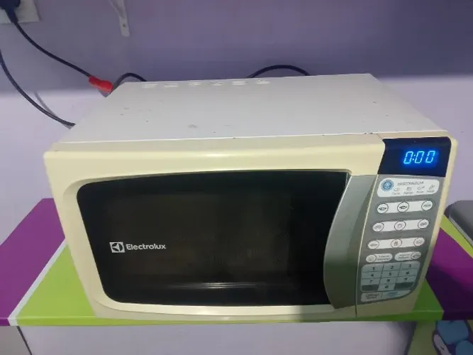 Microondas Eletrolux 20 litros