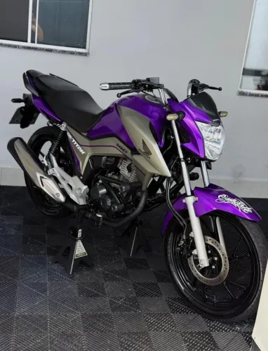 Titan 160 roxa