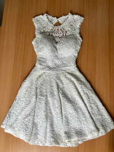 Vestido de Renda Branco TAM P