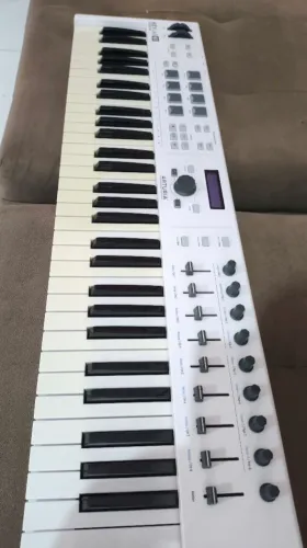 Controlador Arturia keylab 61