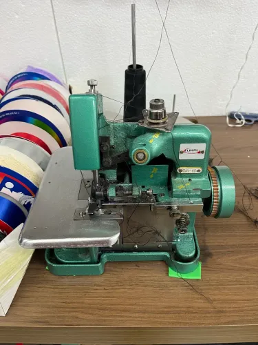 Overloque Chinesinha Ssmi industrial127V