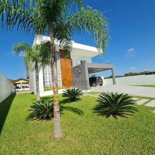 Casa Luxuosa com Excelente Posição Solar