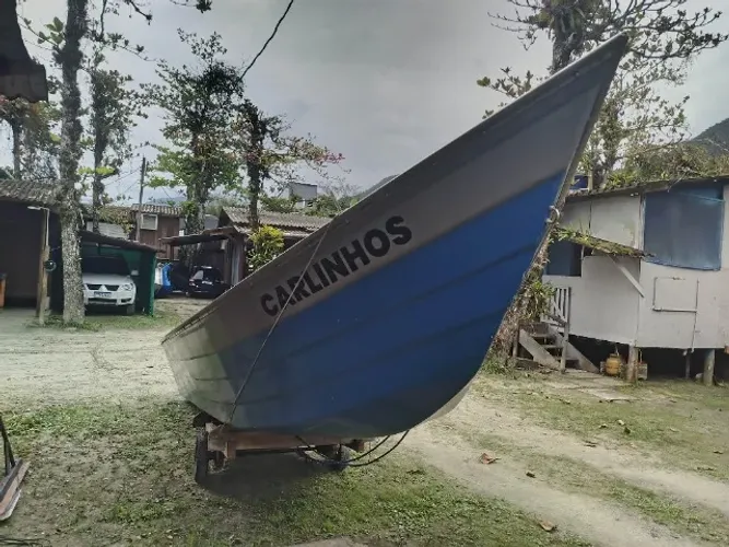 VENDO BARCO DE FIBRA 6 METROS