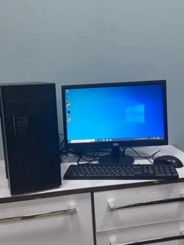Máquina Completa Intel Core i3 / 4GB RAM / 320GB HD + Monitor  