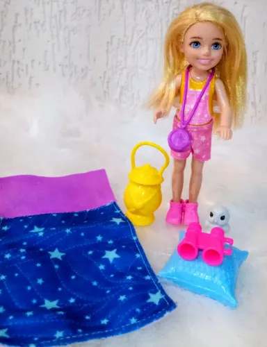 Boneca Barbie, Chelsea acampamento divertido da Mattel.