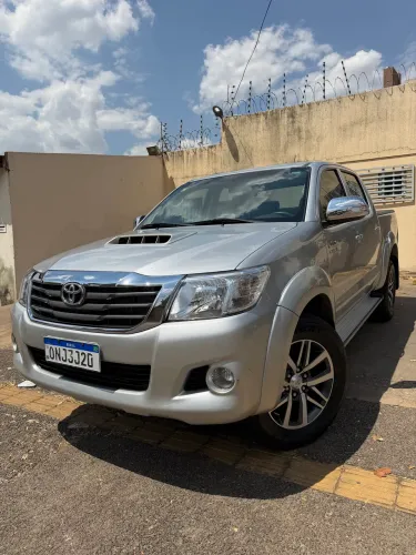 Toyota Hilux CD SRV D4-d 4X4 3.0 TDI Diesel AUT 2013