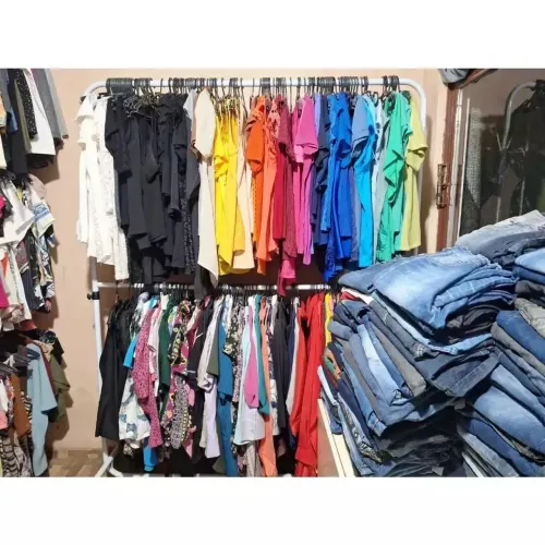 Roupas de brechó