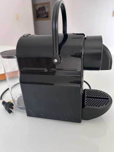 CAFETEIRA INISSIA D40 NESPRESSO