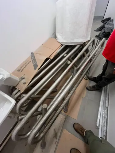 Corrimão em Aço Inox 2 Metros - R$ 450 cada | 6 por R$ 3.000