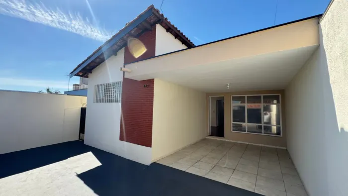 Casa para venda e locação | 3 Dormitórios - Próxima À Praça Do Museu no Centro de Tatuí In