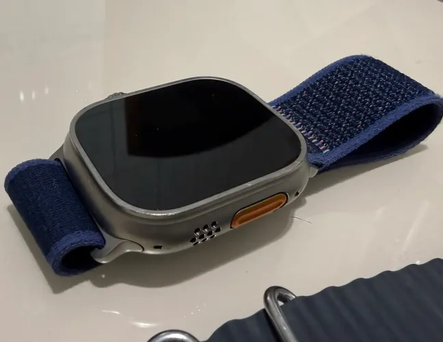 Apple Watch Ultra (Titanium) + 2 pulseiras + carregador