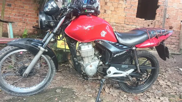Moto Honda CG Titan 150 Vermelha/Preta. Valor 6.000 
