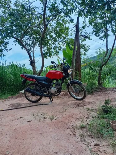 Moto factor 125 2015 vermelha