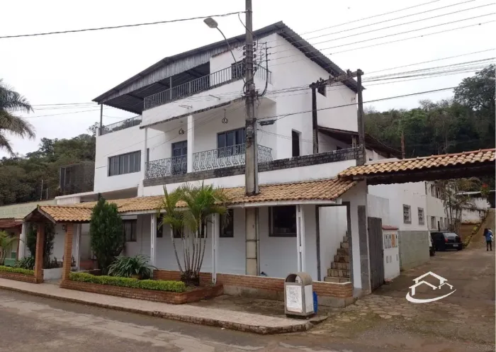 Prédio Comercial com 4 pavimentos em Brazópolis à Venda