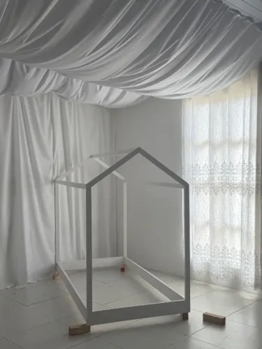 Cama estilo montessoriana