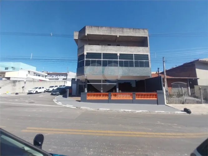 Salão Comercial para Locação no bairro Santo Antonio em Louveira