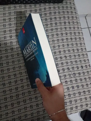 Livro A Guerra dos Tronos - As Crônicas de Gelo e Fogo (Volume 1)