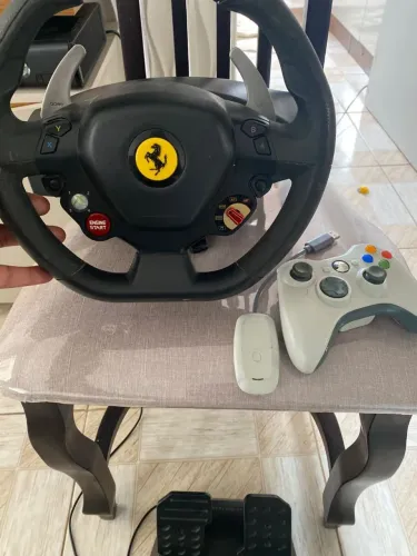 Xbox 360 + volante e pedal